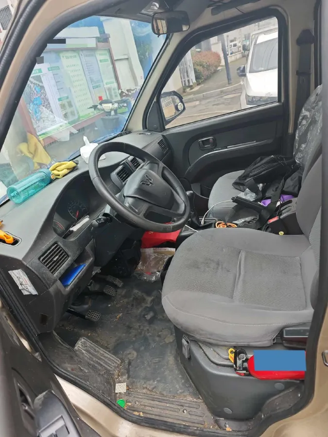 2021 WuLing RongGuang 1.5L 99HP L4 5MT,autocango,china used car exporter,china ev exporter,chinese used car exporter,chinese used ev exporter