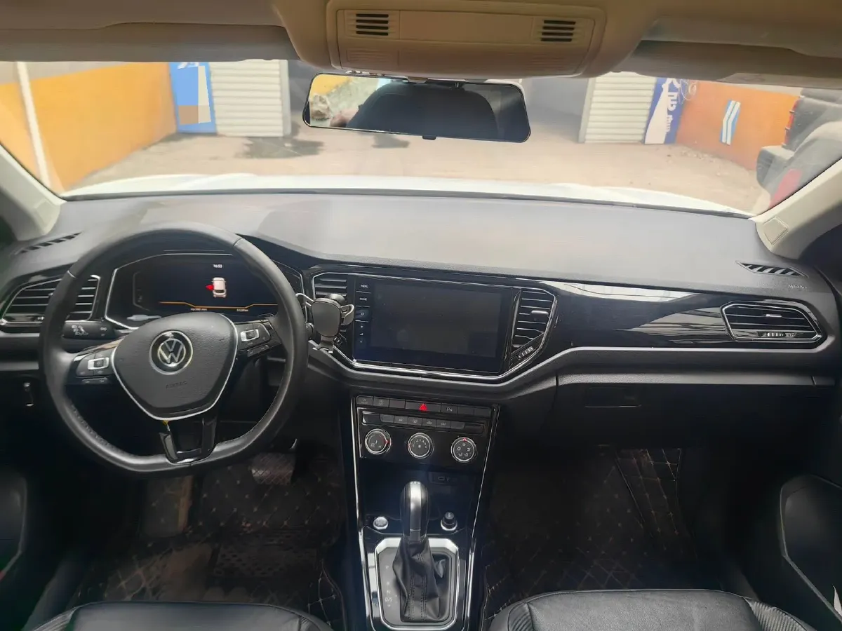 2022 Volkswagen T-Roc 1.4T 150HP L4 7DCT,autocango,china used car exporter,china ev exporter,chinese used car exporter,chinese used ev exporter