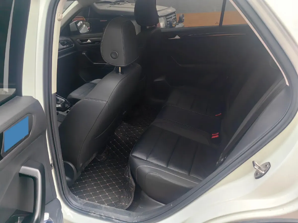 2022 Volkswagen T-Roc 1.4T 150HP L4 7DCT,autocango,china used car exporter,china ev exporter,chinese used car exporter,chinese used ev exporter