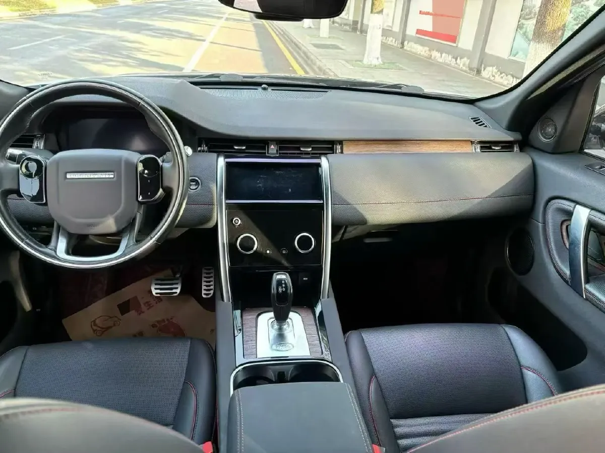 2020 Land Rover Discovery Sport 2.0T 249HP L4 9AT,autocango,china used car exporter,china ev exporter,chinese used car exporter,chinese used ev exporter