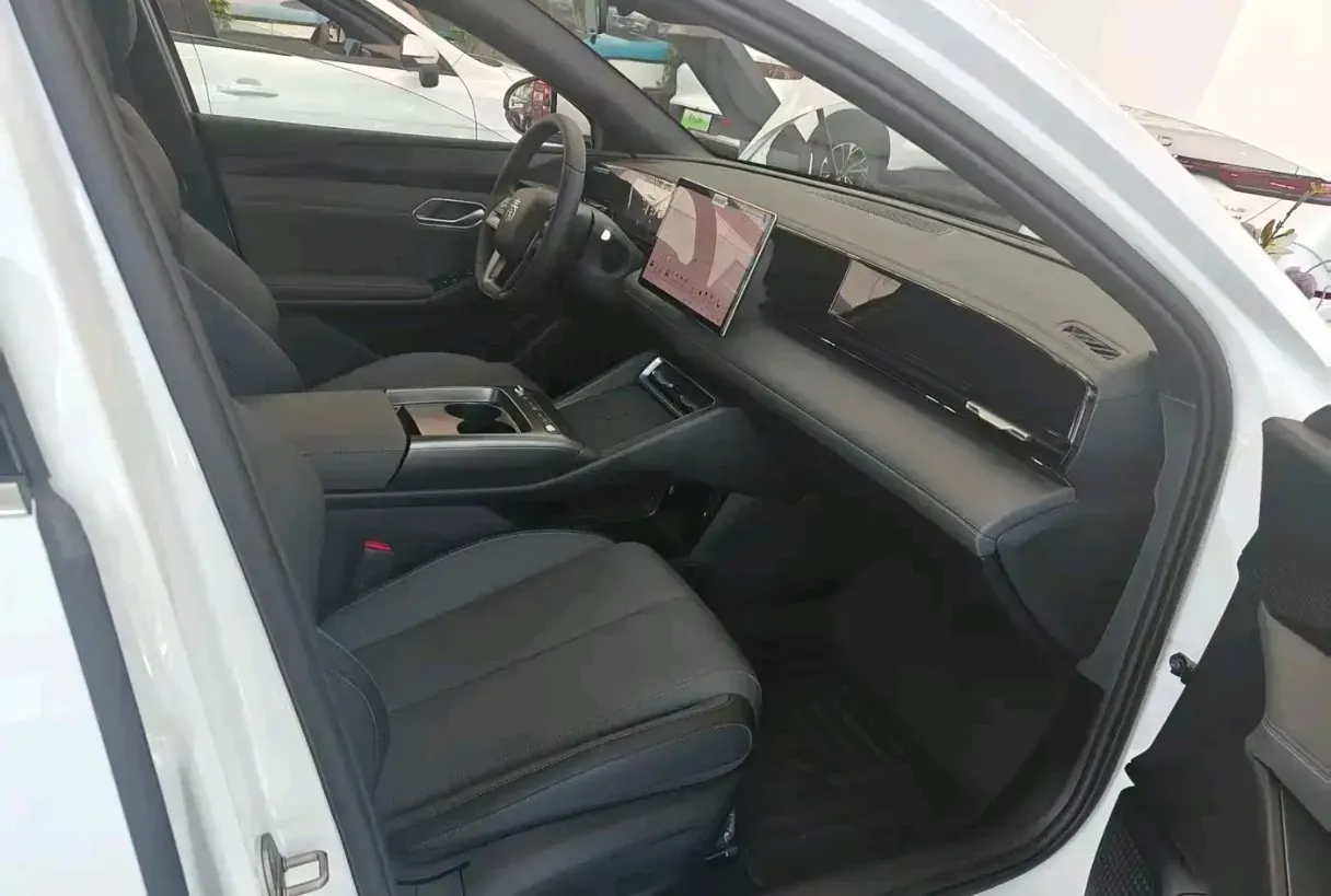 2025 BYD QinL BEV,autocango,china used car exporter,china ev exporter,chinese used car exporter,chinese used ev exporter