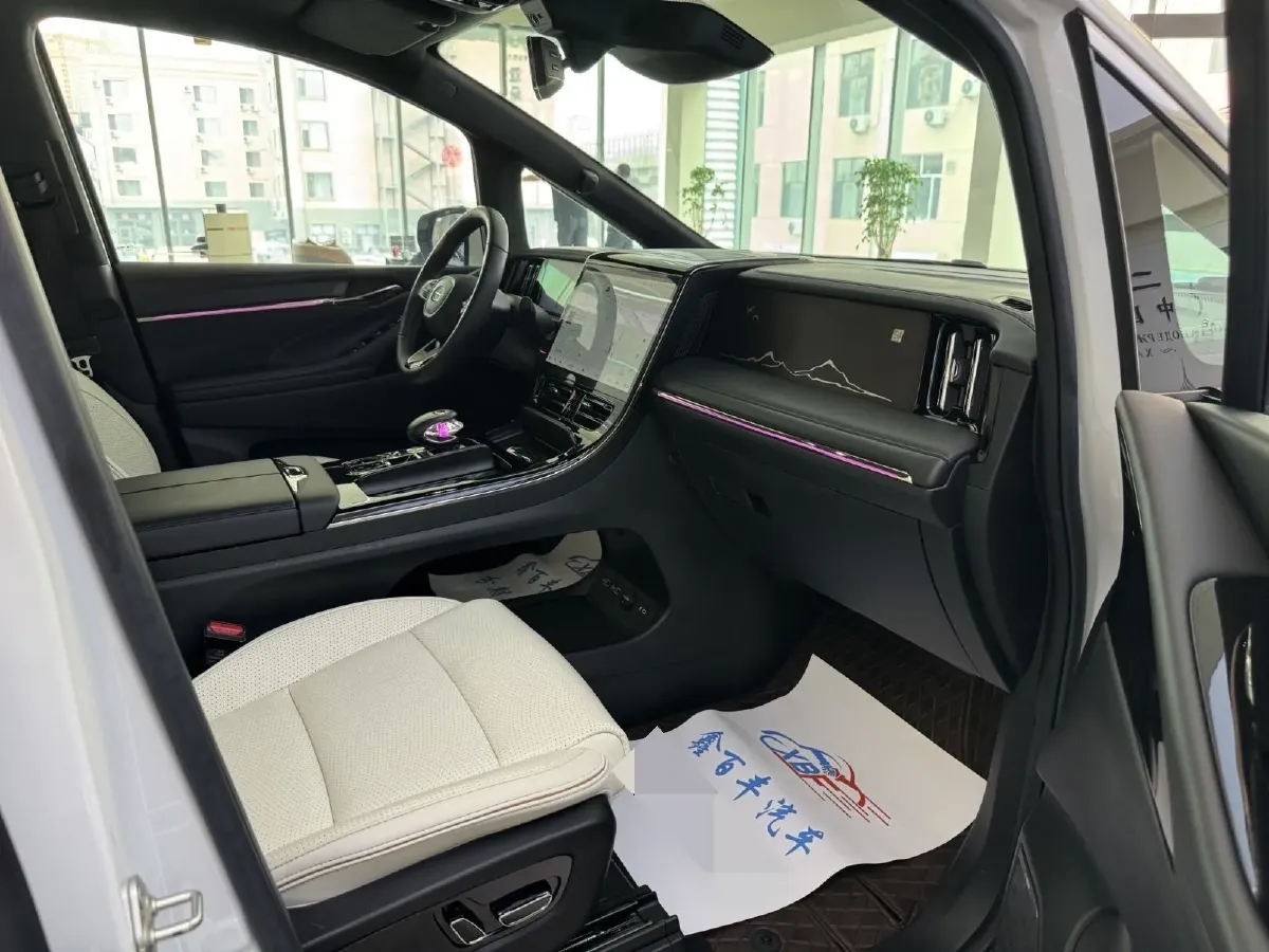 2023 GAC Trumpchi M8 2.0T 190HP L4 E-CVT Hybrid,autocango,china used car exporter,china ev exporter,chinese used car exporter,chinese used ev exporter