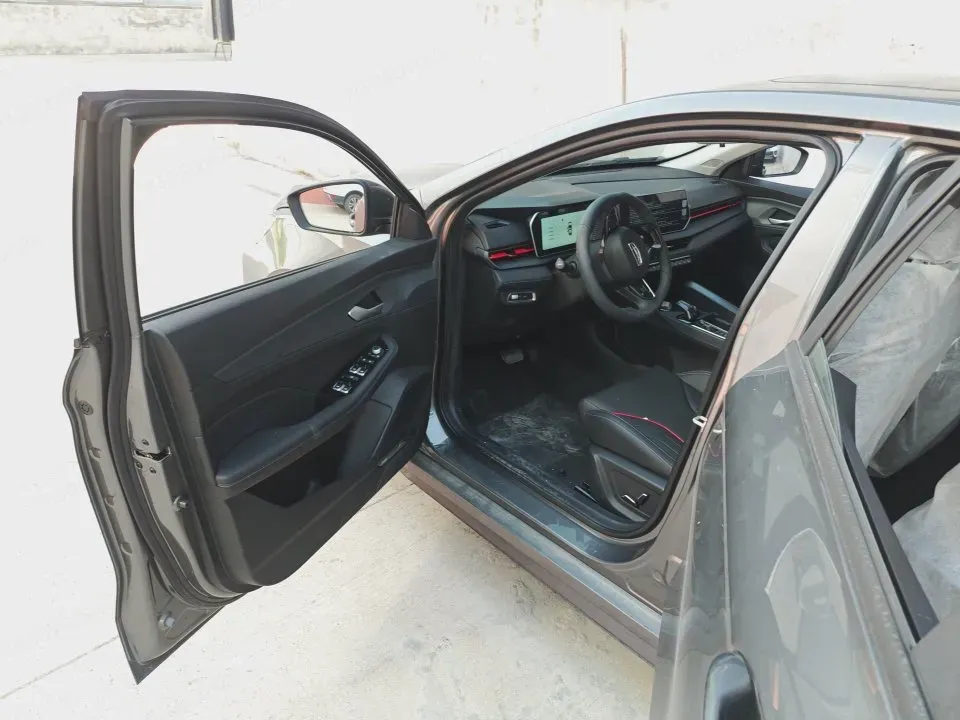 2025 Geely Emgrand 1.5L 127HP L4 CVT,autocango,china used car exporter,china ev exporter,chinese used car exporter,chinese used ev exporter