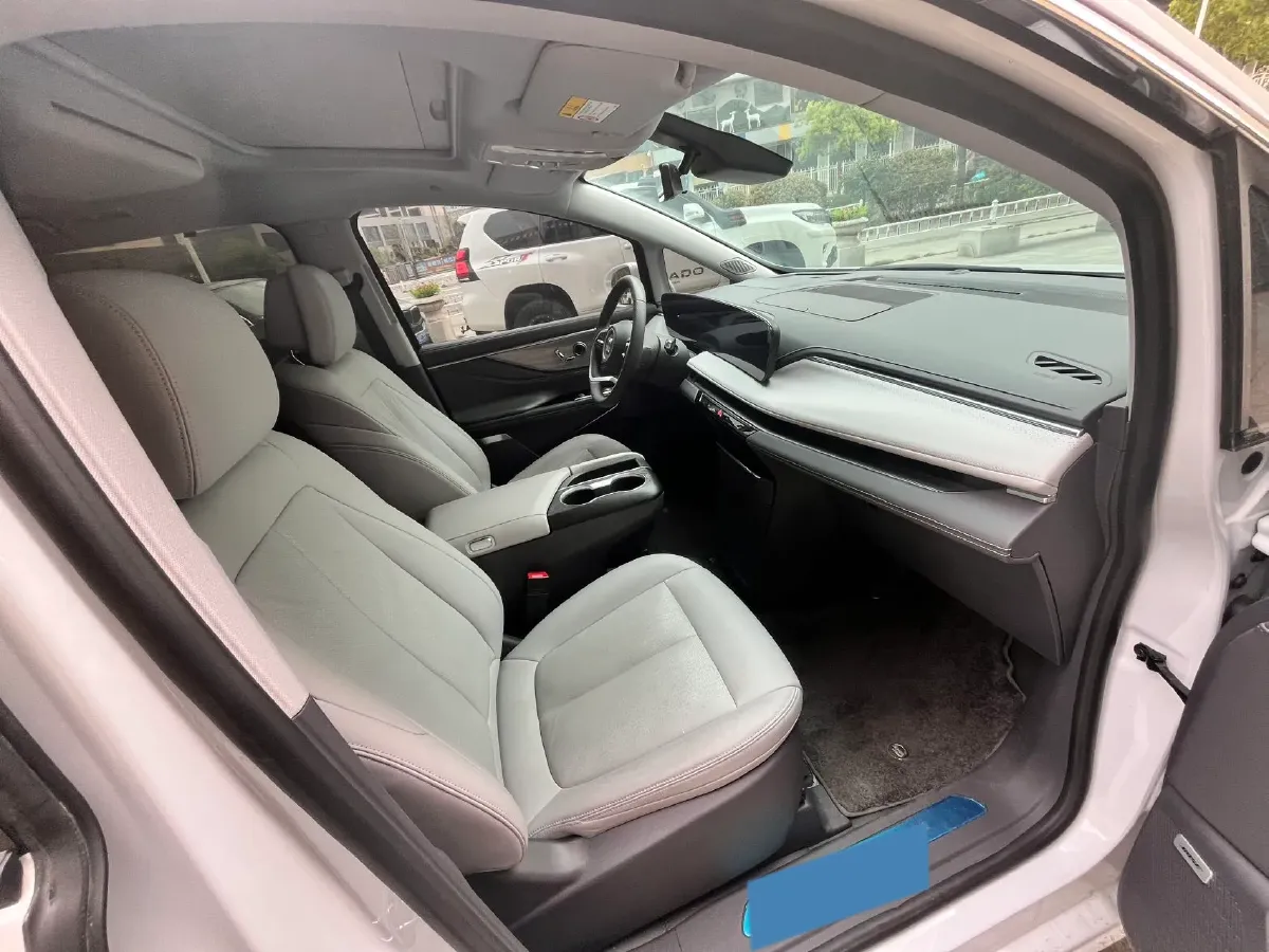 2025 Buick GL8 2.0T 237HP L4 9AT,autocango,china used car exporter,china ev exporter,chinese used car exporter,chinese used ev exporter