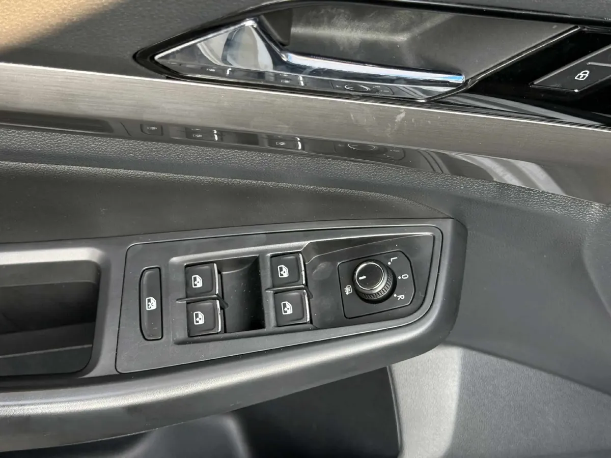 2019 Volkswagen Golf Sportsvan 1.6L 110HP L4 6AT,autocango,china used car exporter,china ev exporter,chinese used car exporter,chinese used ev exporter