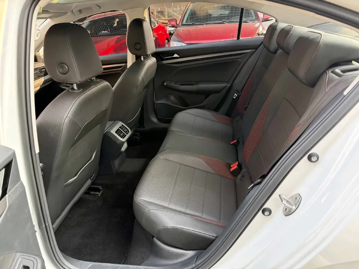 2019 Volkswagen Golf Sportsvan 1.6L 110HP L4 6AT,autocango,china used car exporter,china ev exporter,chinese used car exporter,chinese used ev exporter