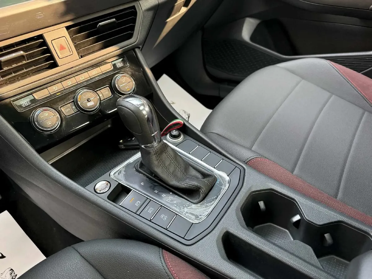 2019 Volkswagen Golf Sportsvan 1.6L 110HP L4 6AT,autocango,china used car exporter,china ev exporter,chinese used car exporter,chinese used ev exporter