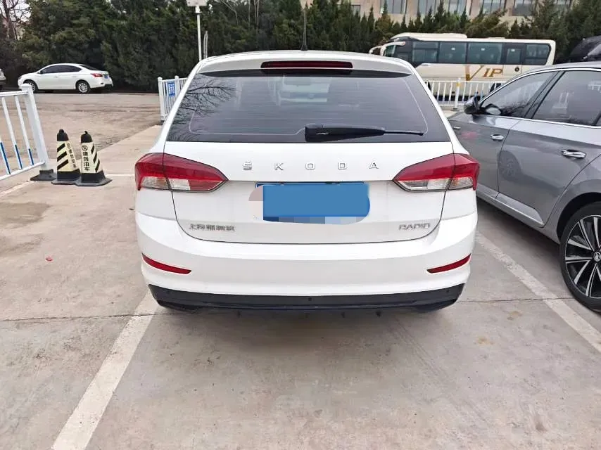 2020 Skoda Rapid Spaceback 1.5L 112HP L4 6AT,autocango,china used car exporter,china ev exporter,chinese used car exporter,chinese used ev exporter