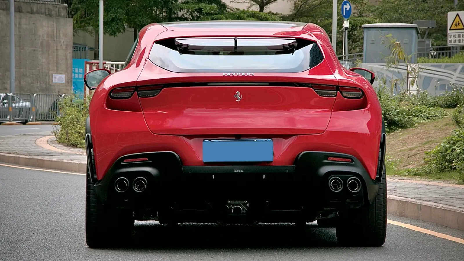 2023 Ferrari Purosangue 6.5L 725HP V12 8DCT,autocango,china used car exporter,china ev exporter,chinese used car exporter,chinese used ev exporter