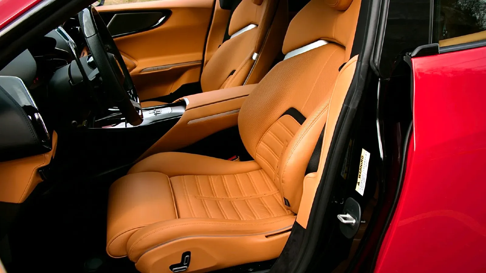 2023 Ferrari Purosangue 6.5L 725HP V12 8DCT,autocango,china used car exporter,china ev exporter,chinese used car exporter,chinese used ev exporter