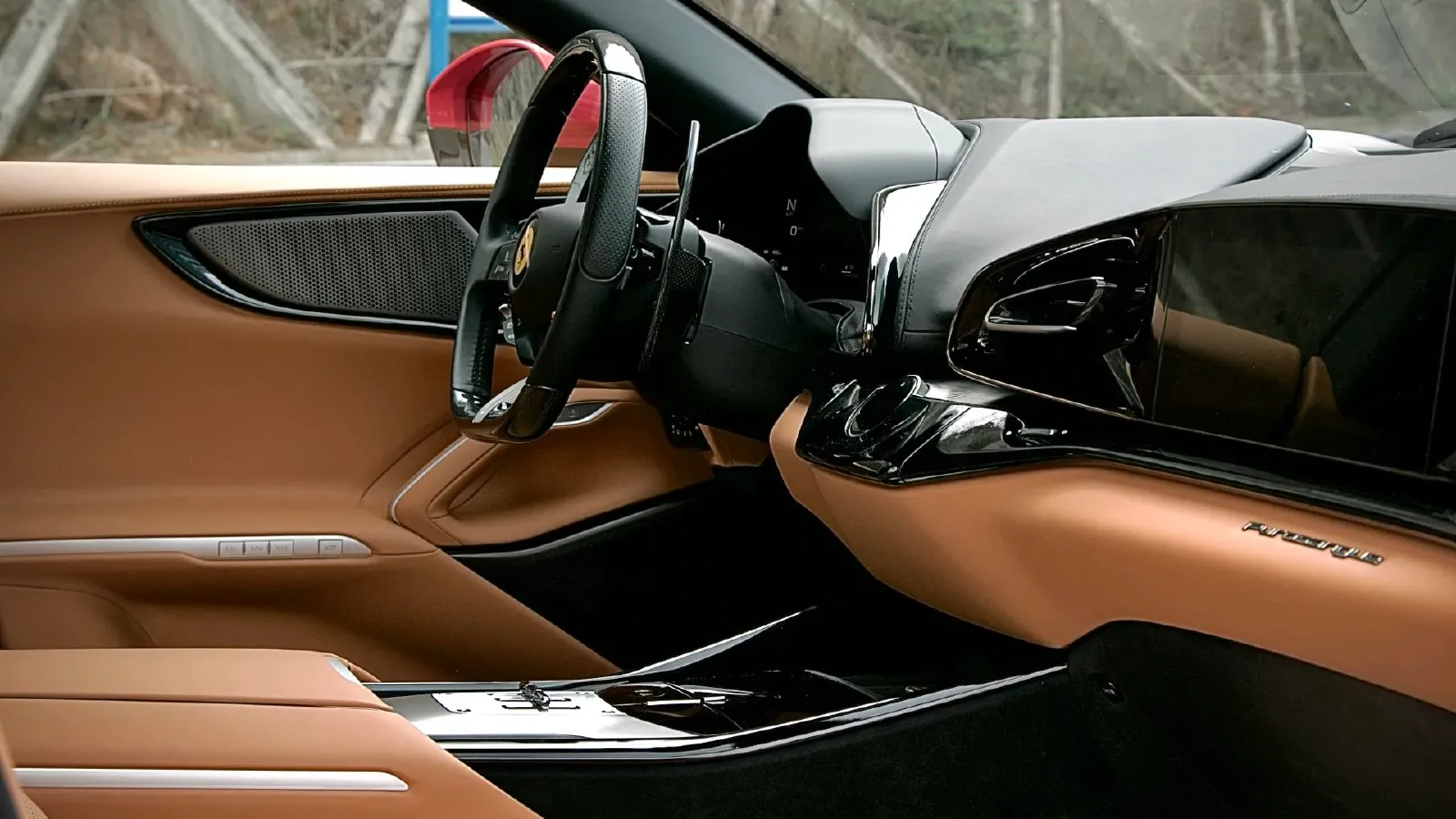 2023 Ferrari Purosangue 6.5L 725HP V12 8DCT,autocango,china used car exporter,china ev exporter,chinese used car exporter,chinese used ev exporter