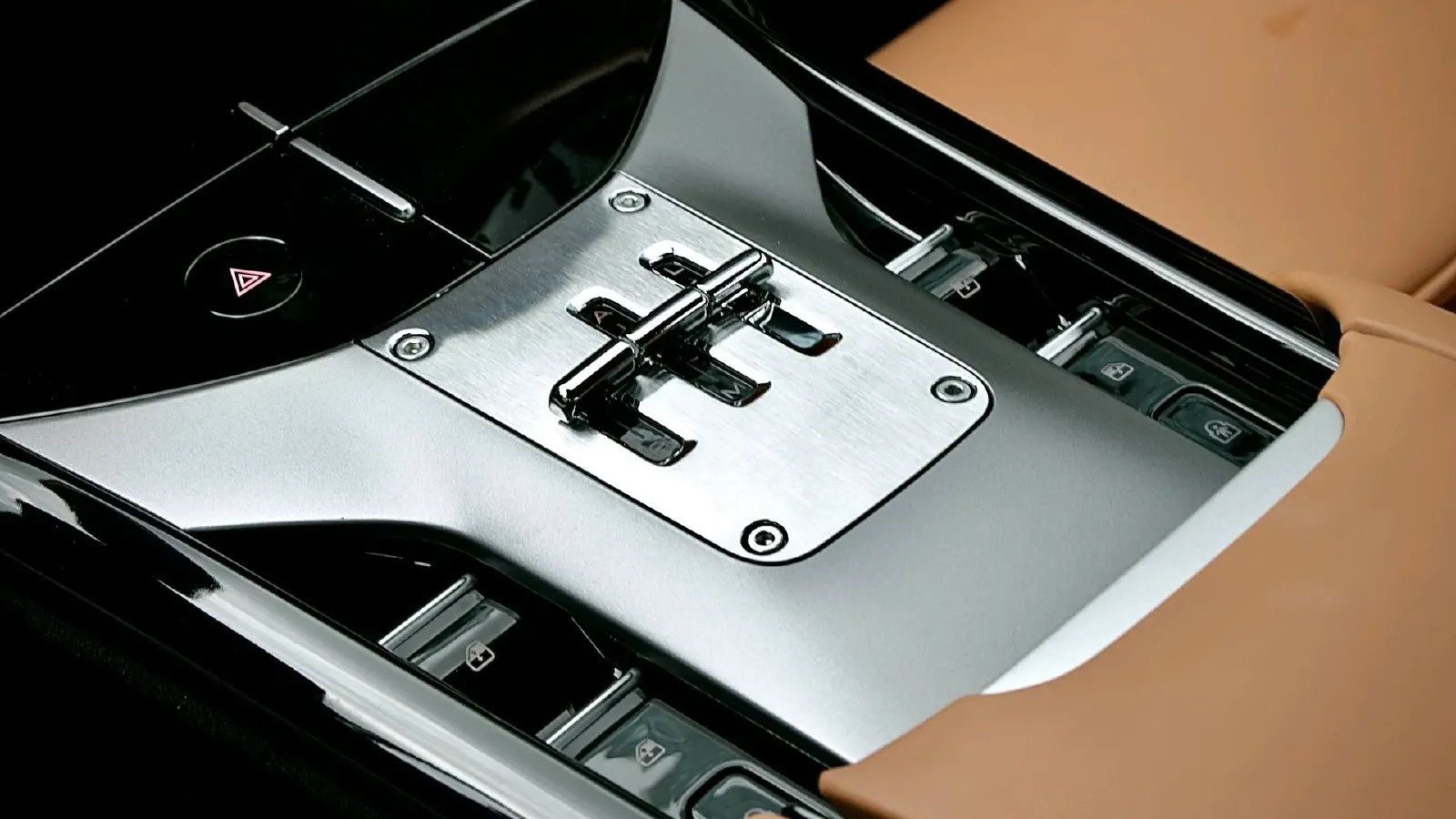 2023 Ferrari Purosangue 6.5L 725HP V12 8DCT,autocango,china used car exporter,china ev exporter,chinese used car exporter,chinese used ev exporter