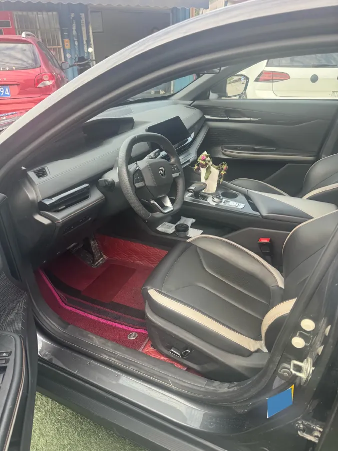 2023 ChangAn UNI-V 1.5T 188HP L4 7DCT,autocango,china used car exporter,china ev exporter,chinese used car exporter,chinese used ev exporter