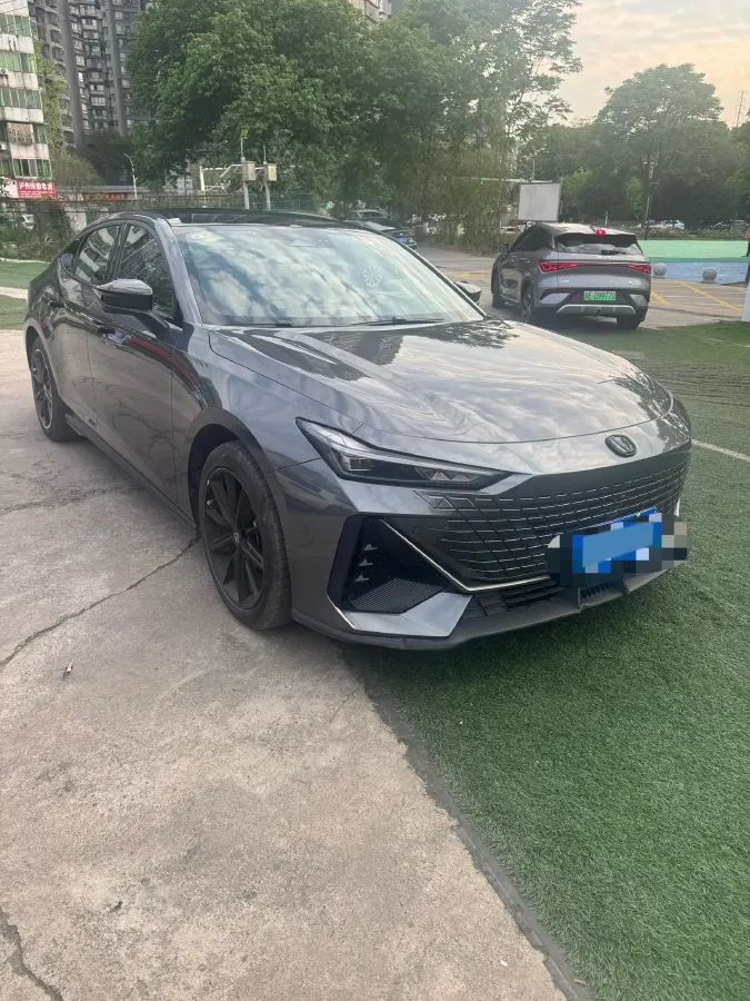 2023 ChangAn UNI-V 1.5T 188HP L4 7DCT,autocango,china used car exporter,china ev exporter,chinese used car exporter,chinese used ev exporter