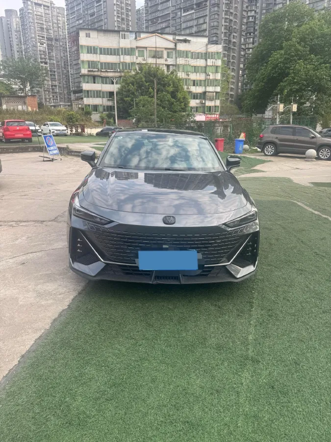 2023 ChangAn UNI-V 1.5T 188HP L4 7DCT,autocango,china used car exporter,china ev exporter,chinese used car exporter,chinese used ev exporter