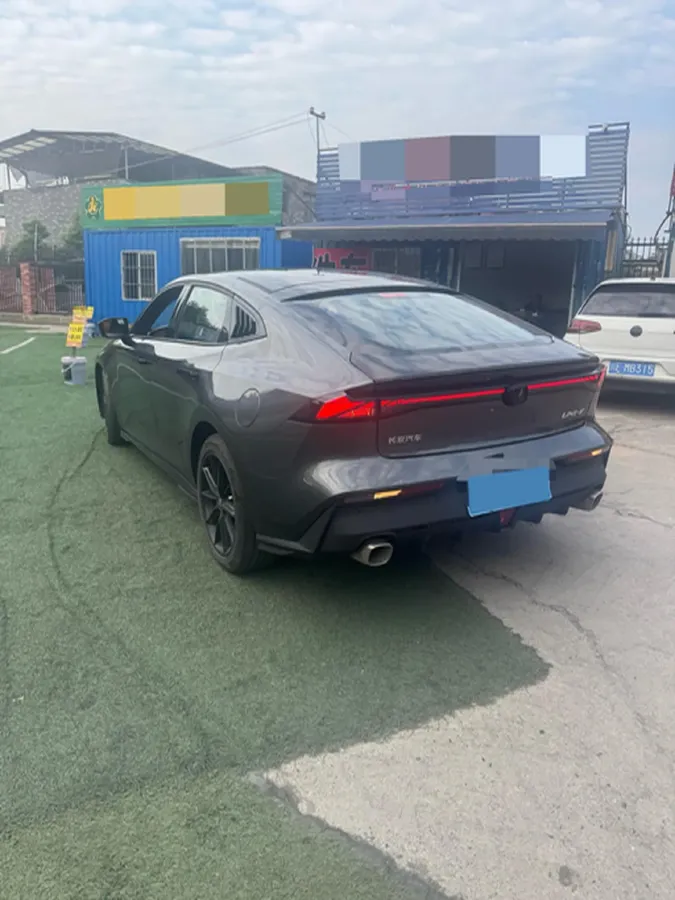 2023 ChangAn UNI-V 1.5T 188HP L4 7DCT,autocango,china used car exporter,china ev exporter,chinese used car exporter,chinese used ev exporter