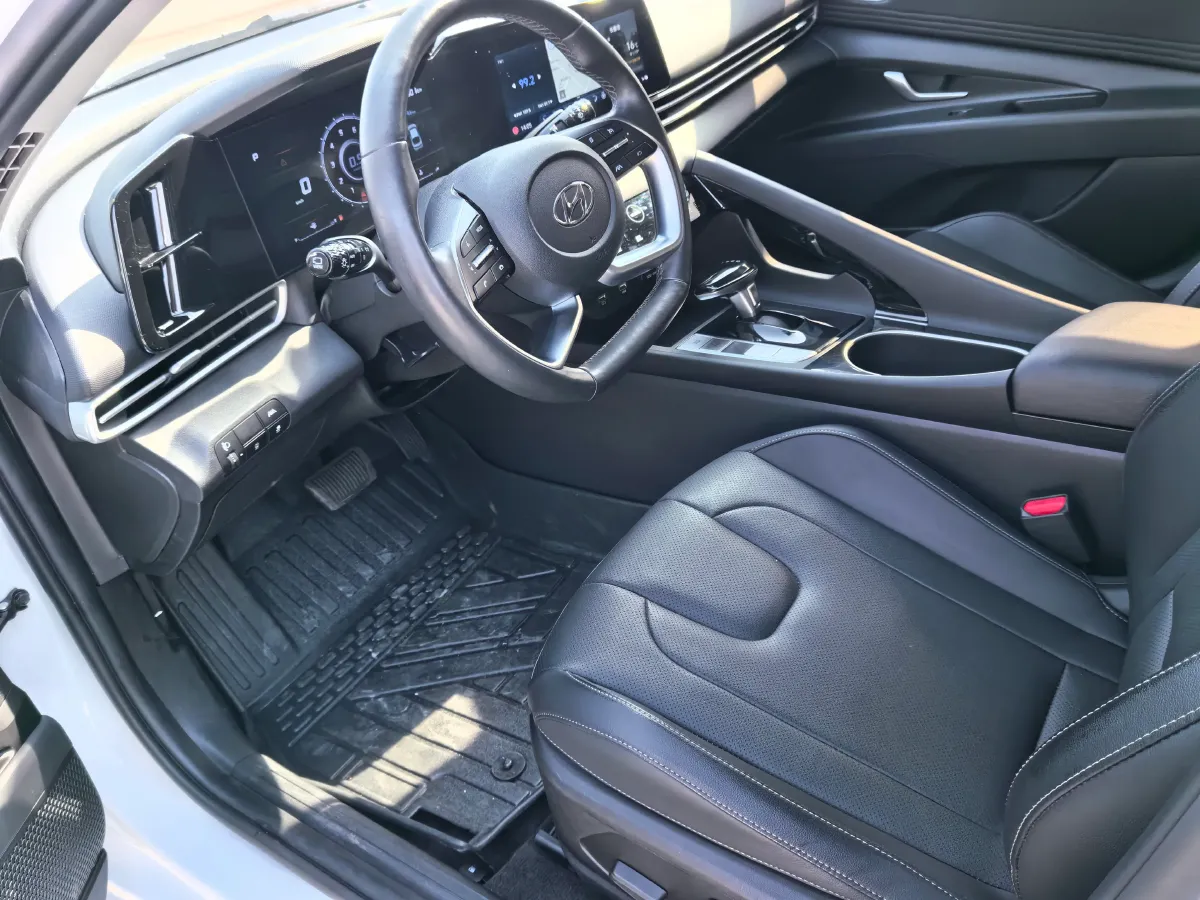 2021 Hyundai Elantra 1.5L 115HP L4 CVT,autocango,china used car exporter,china ev exporter,chinese used car exporter,chinese used ev exporter