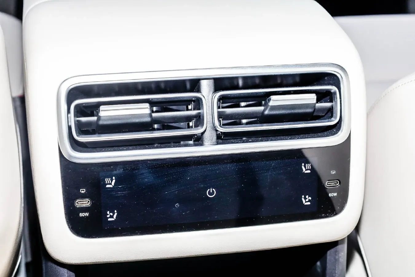 2024 Li L6 Range Extended 154HP L4 REEV 36.8KWH,autocango,china used car exporter,china ev exporter,chinese used car exporter,chinese used ev exporter