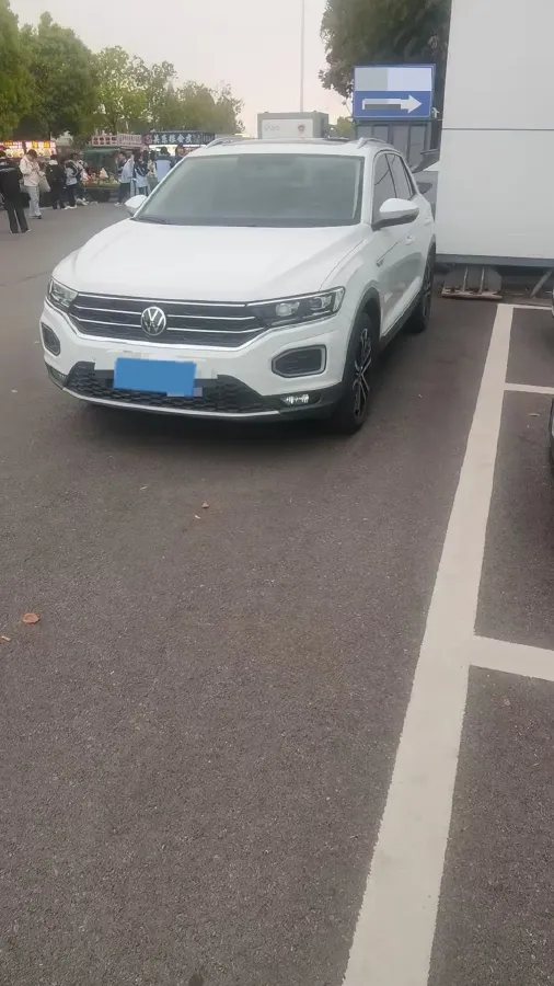 2022 Volkswagen T-Roc 1.4T 150HP L4 7DCT,autocango,china used car exporter,china ev exporter,chinese used car exporter,chinese used ev exporter