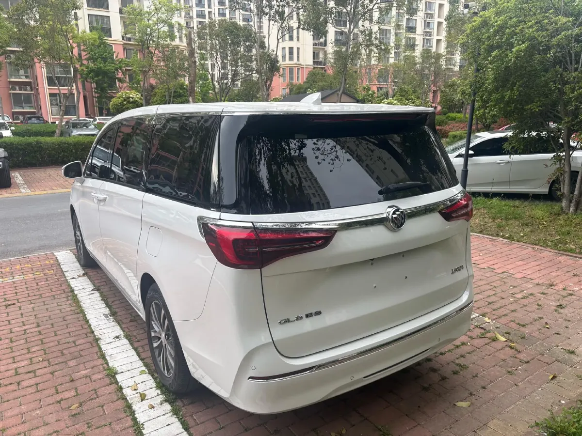 2023 Buick GL8 2.0T 237HP L4 9AT,autocango,china used car exporter,china ev exporter,chinese used car exporter,chinese used ev exporter