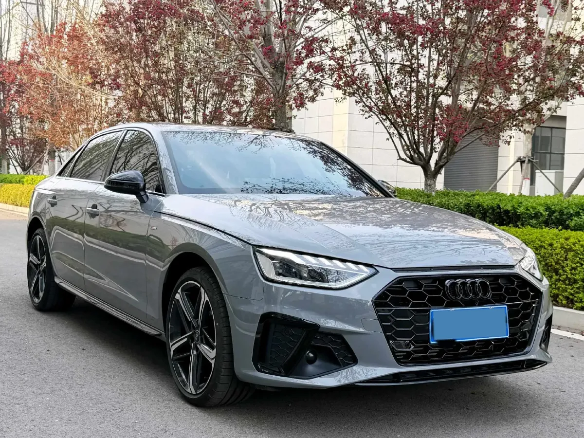 2025 Audi A4L 2.0T 190HP L4 7DCT,autocango,china used car exporter,china ev exporter,chinese used car exporter,chinese used ev exporter
