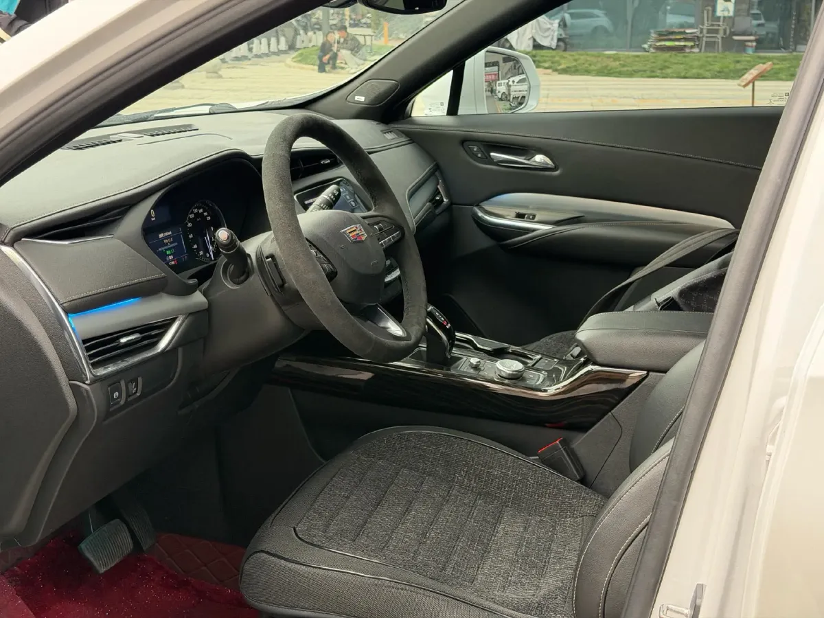 2021 Cadillac XT4 2.0T 237HP L4 9AT,autocango,china used car exporter,china ev exporter,chinese used car exporter,chinese used ev exporter