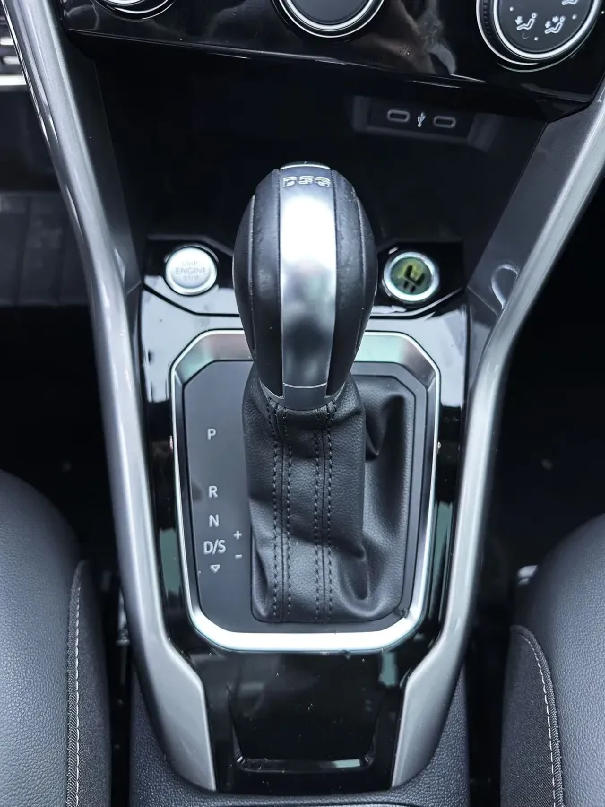 2022 Volkswagen T-Roc 1.4T 150HP L4 7DCT,autocango,china used car exporter,china ev exporter,chinese used car exporter,chinese used ev exporter