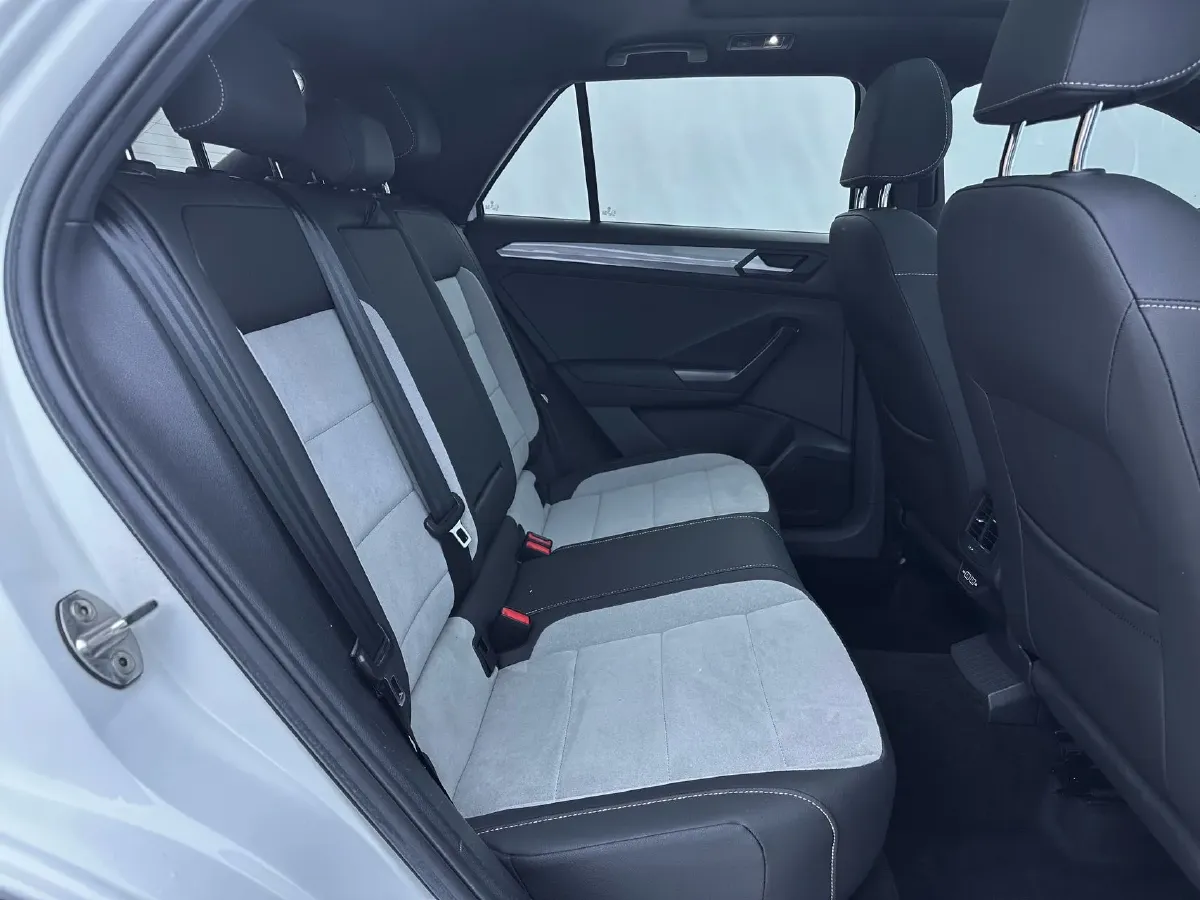 2022 Volkswagen T-Roc 1.4T 150HP L4 7DCT,autocango,china used car exporter,china ev exporter,chinese used car exporter,chinese used ev exporter