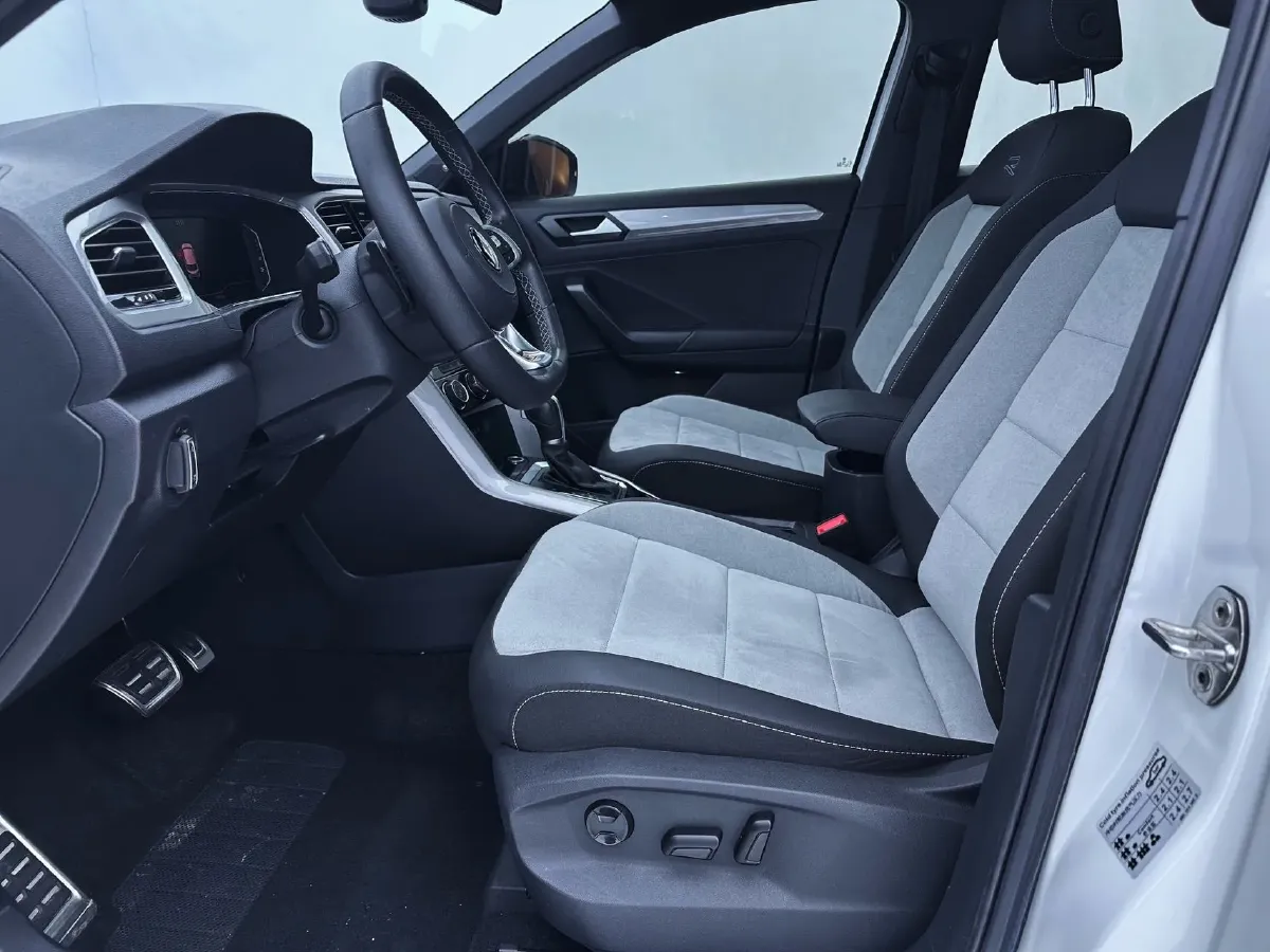 2022 Volkswagen T-Roc 1.4T 150HP L4 7DCT,autocango,china used car exporter,china ev exporter,chinese used car exporter,chinese used ev exporter