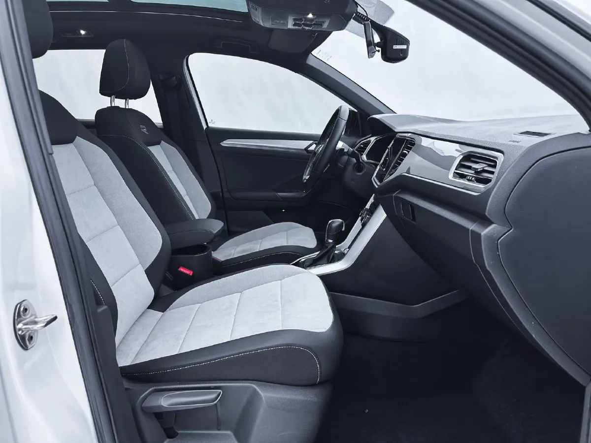 2022 Volkswagen T-Roc 1.4T 150HP L4 7DCT,autocango,china used car exporter,china ev exporter,chinese used car exporter,chinese used ev exporter