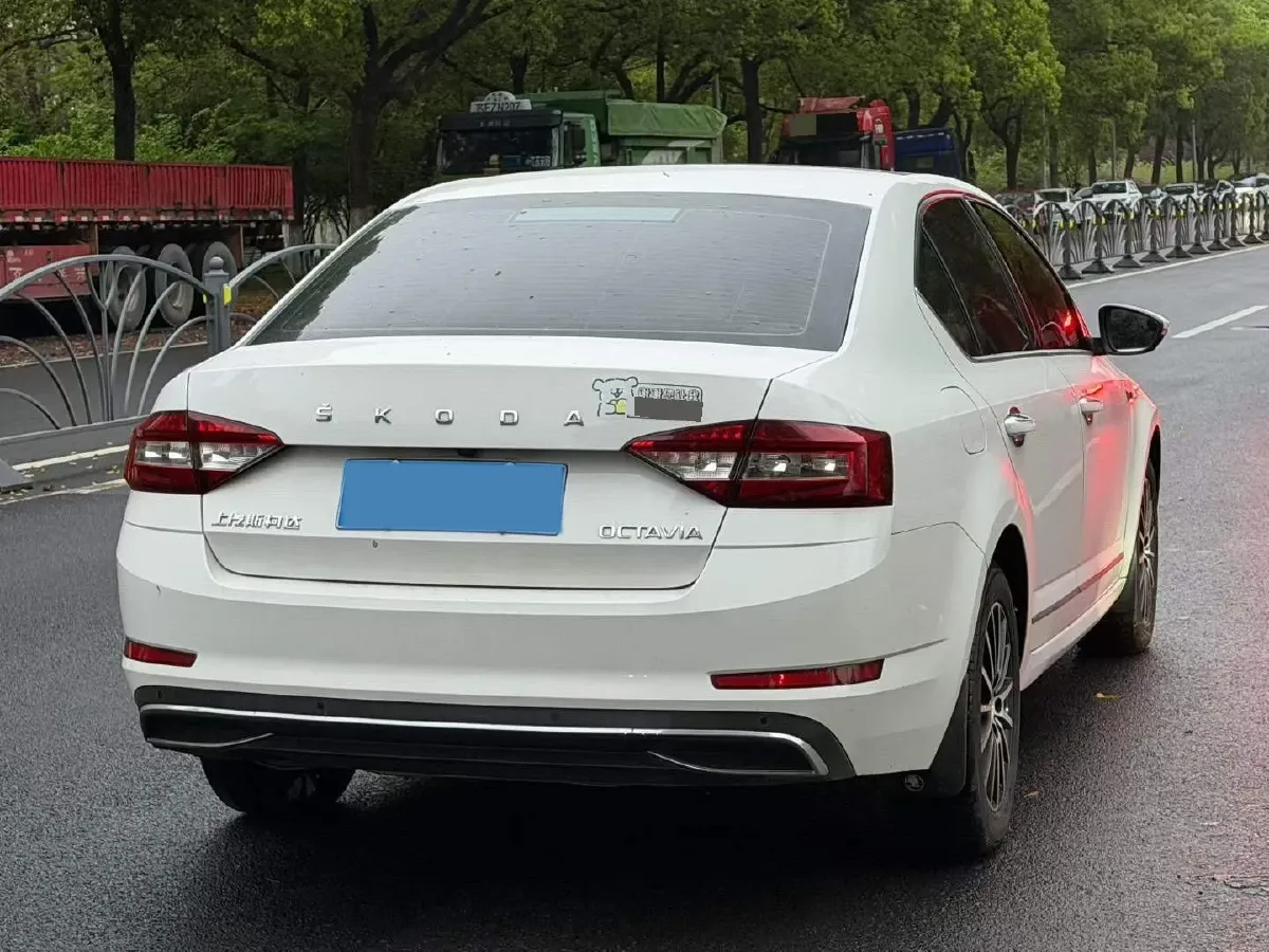 2019 Skoda Octavia 1.5L 116HP L4 6AT,autocango,china used car exporter,china ev exporter,chinese used car exporter,chinese used ev exporter