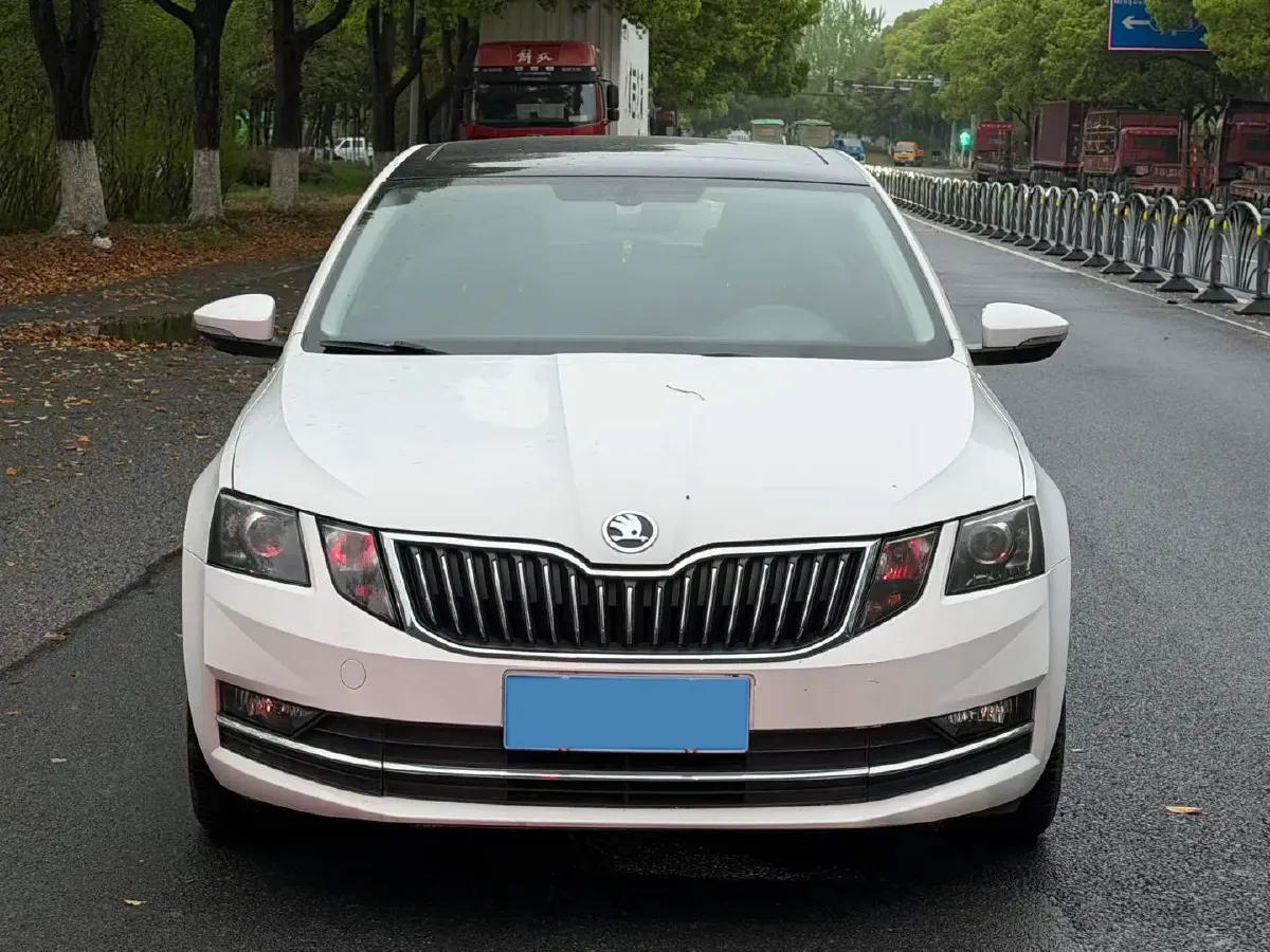 2019 Skoda Octavia 1.5L 116HP L4 6AT,autocango,china used car exporter,china ev exporter,chinese used car exporter,chinese used ev exporter