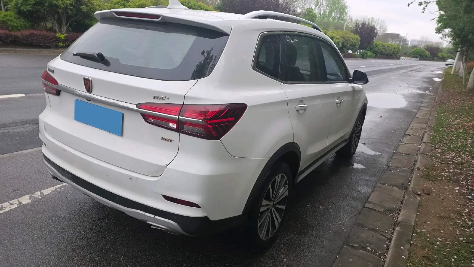 2020 Roewe i6 1.5T 169HP L4 7DCT,autocango,china used car exporter,china ev exporter,chinese used car exporter,chinese used ev exporter