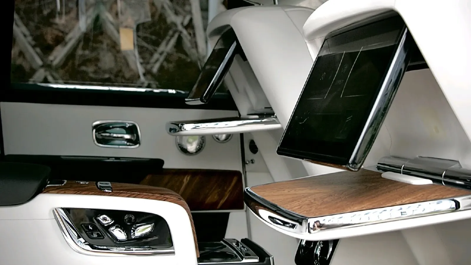 2018 Rolls-Royce Cullinan 6.7T 571HP V12 8AT,autocango,china used car exporter,china ev exporter,chinese used car exporter,chinese used ev exporter