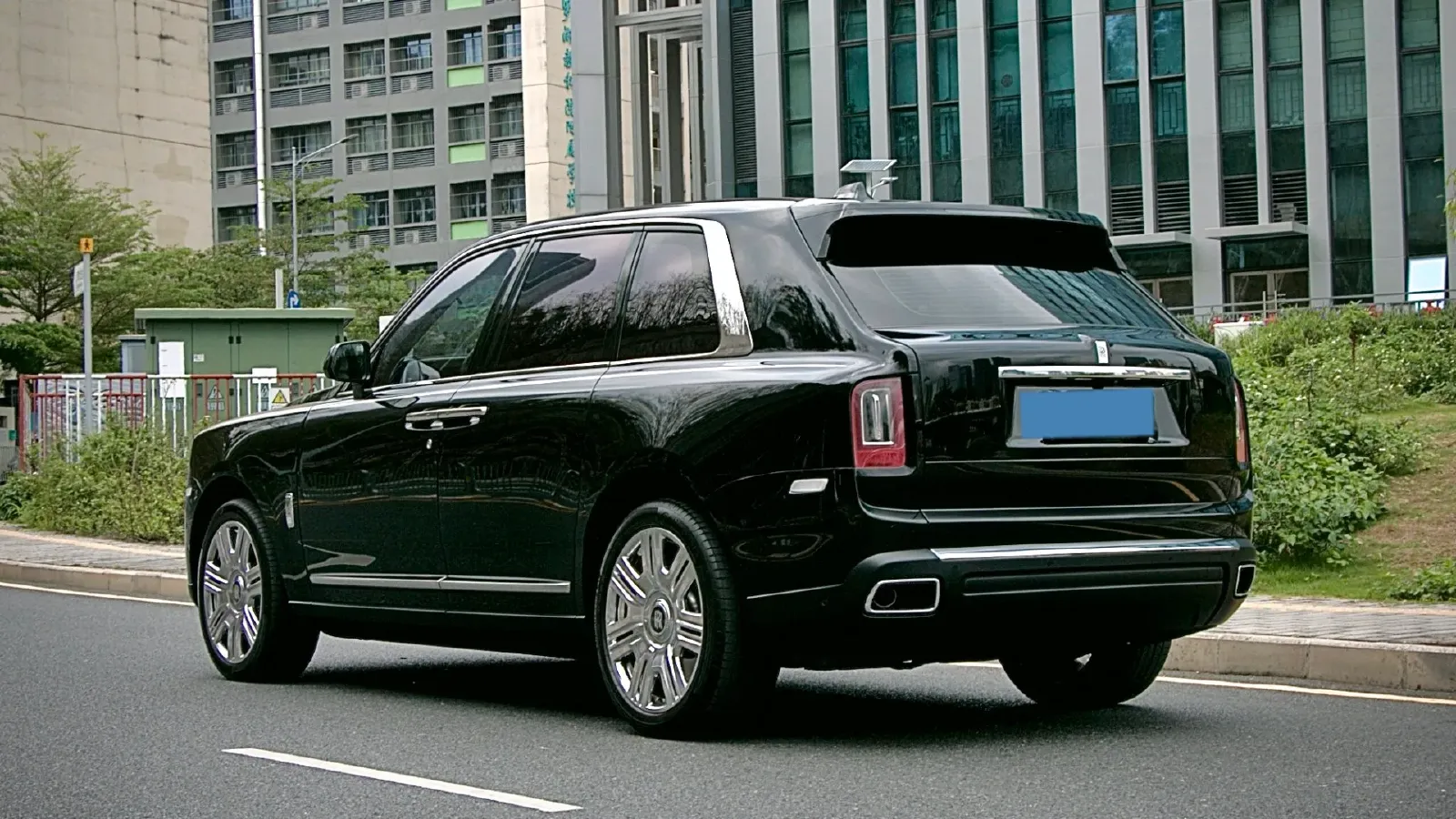 2018 Rolls-Royce Cullinan 6.7T 571HP V12 8AT,autocango,china used car exporter,china ev exporter,chinese used car exporter,chinese used ev exporter