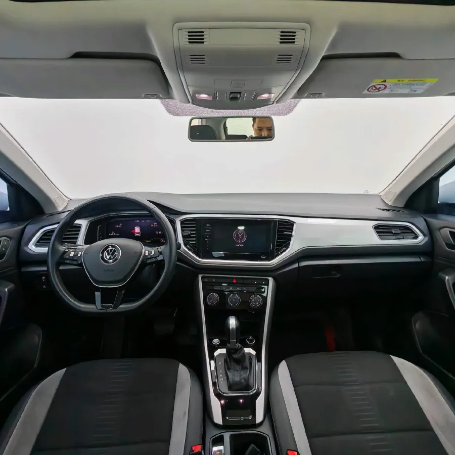 2022 Volkswagen T-Roc 1.4T 150HP L4 7DCT,autocango,china used car exporter,china ev exporter,chinese used car exporter,chinese used ev exporter