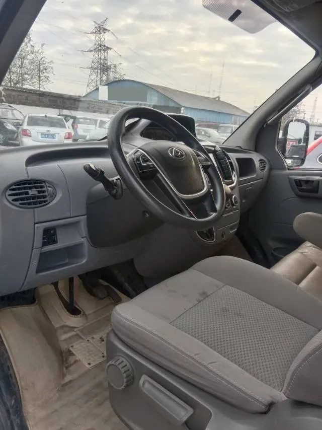 2019 MAXUS XinTu V80 2.0T 139HP L4 6MT,autocango,china used car exporter,china ev exporter,chinese used car exporter,chinese used ev exporter