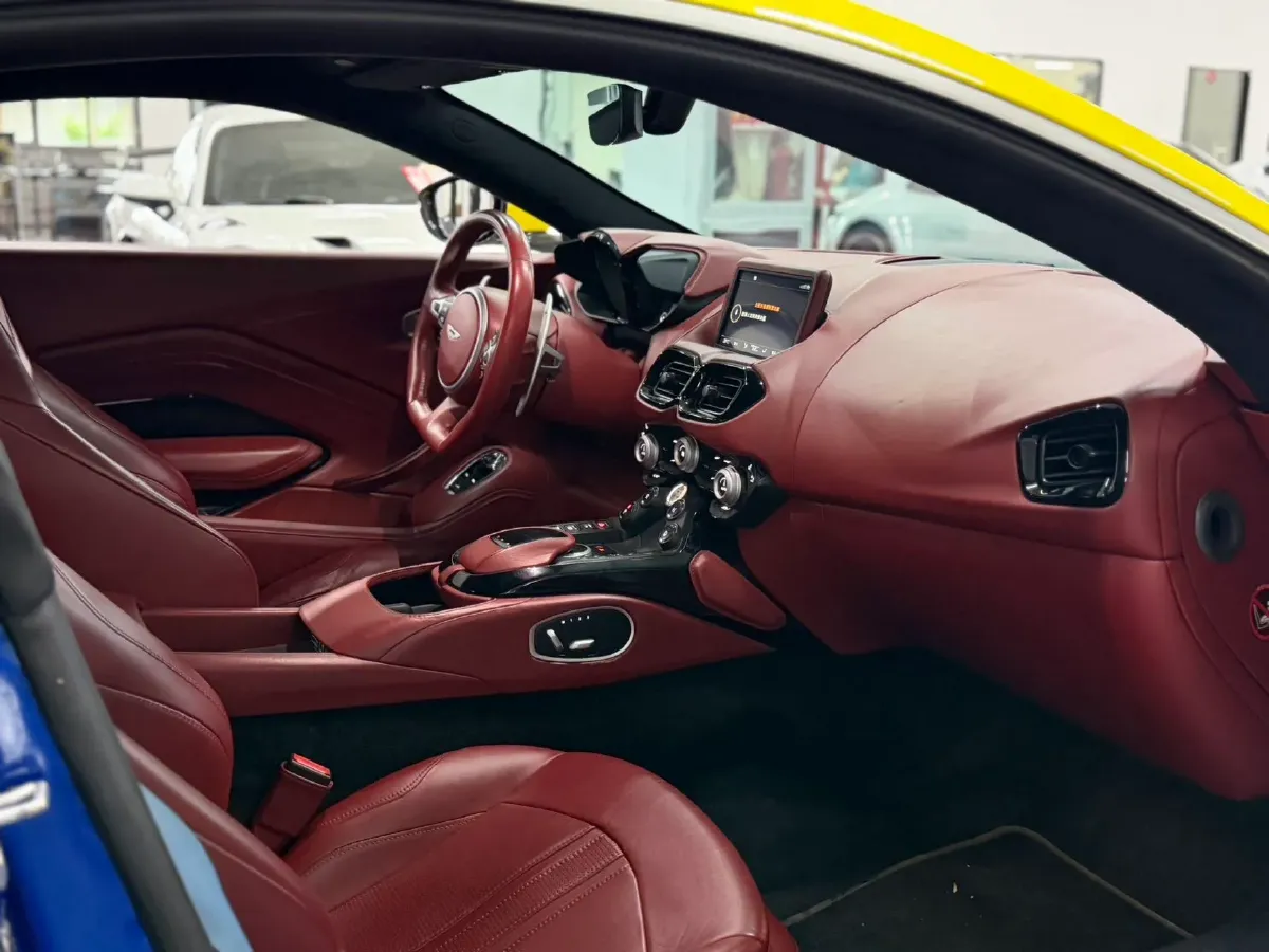 2018 Aston Martin V8 Vantage 4.0T 510HP V8 8AT,autocango,china used car exporter,china ev exporter,chinese used car exporter,chinese used ev exporter