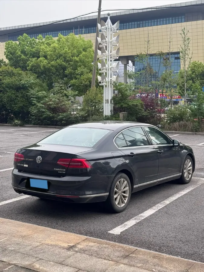 2018 Volkswagen Magotan 1.8T 180HP L4 7DCT,autocango,china used car exporter,china ev exporter,chinese used car exporter,chinese used ev exporter