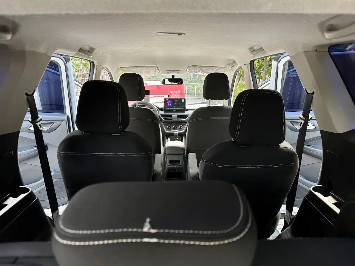 2019 WuLing HongGuang S3 1.5L 99HP L4 6MT,autocango,china used car exporter,china ev exporter,chinese used car exporter,chinese used ev exporter