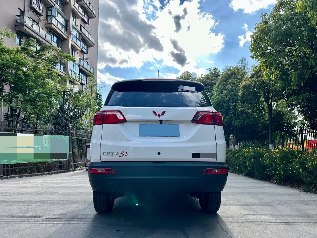 2019 WuLing HongGuang S3 1.5L 99HP L4 6MT,autocango,china used car exporter,china ev exporter,chinese used car exporter,chinese used ev exporter