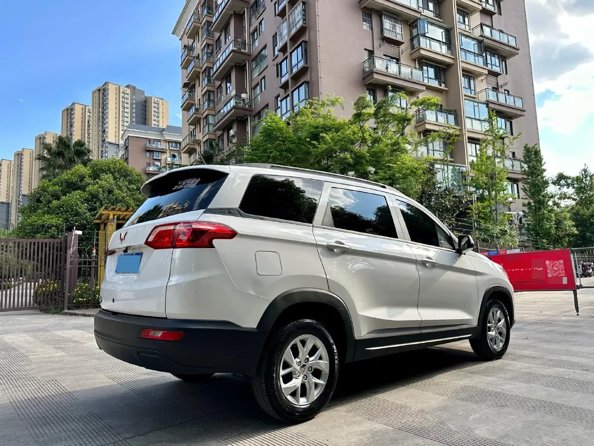 2019 WuLing HongGuang S3 1.5L 99HP L4 6MT,autocango,china used car exporter,china ev exporter,chinese used car exporter,chinese used ev exporter