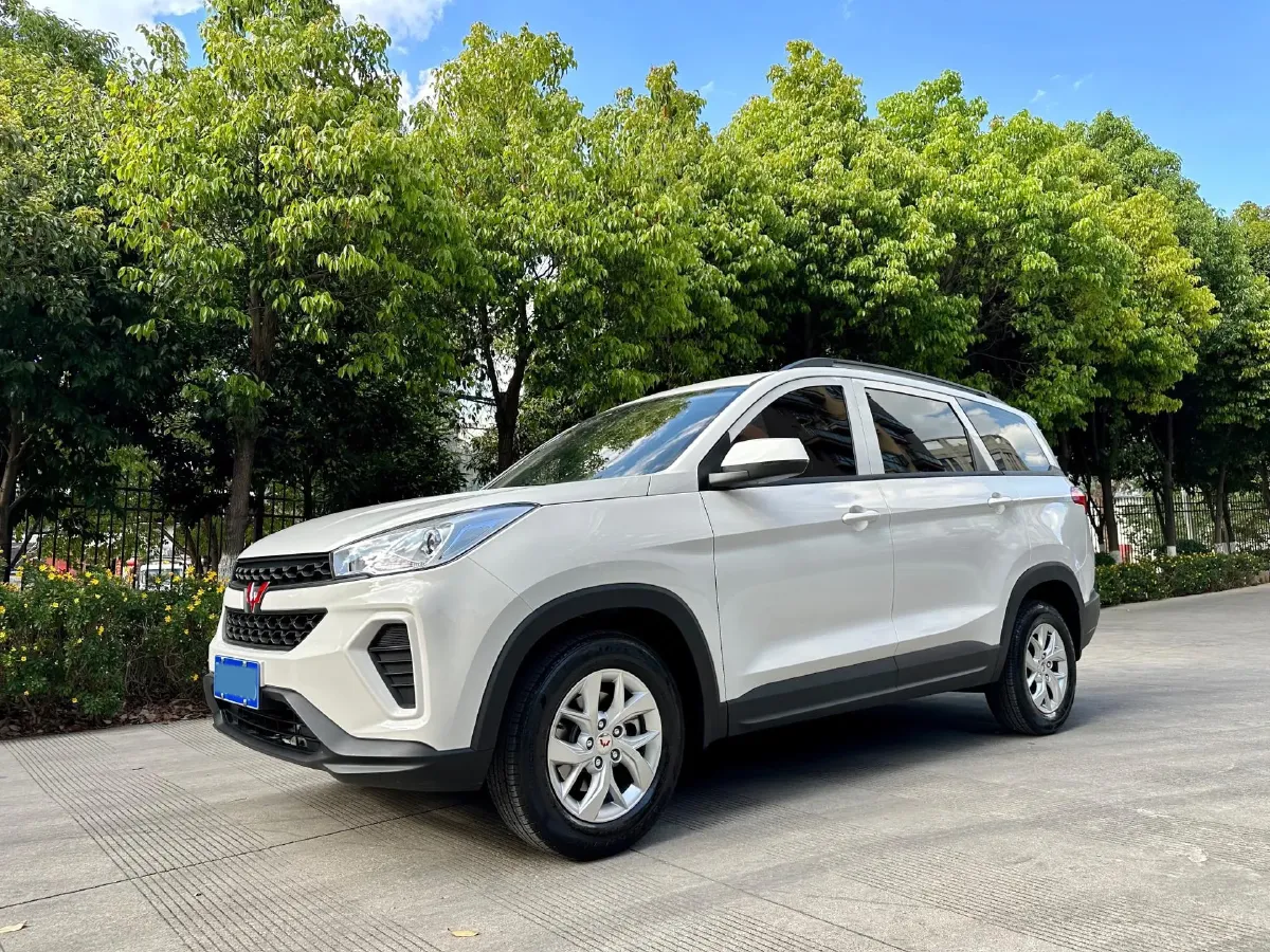 2019 WuLing HongGuang S3 1.5L 99HP L4 6MT,autocango,china used car exporter,china ev exporter,chinese used car exporter,chinese used ev exporter