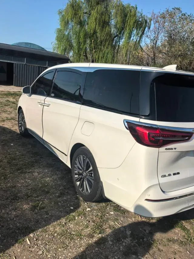 2022 Buick GL8 2.0T 237HP L4 9AT,autocango,china used car exporter,china ev exporter,chinese used car exporter,chinese used ev exporter