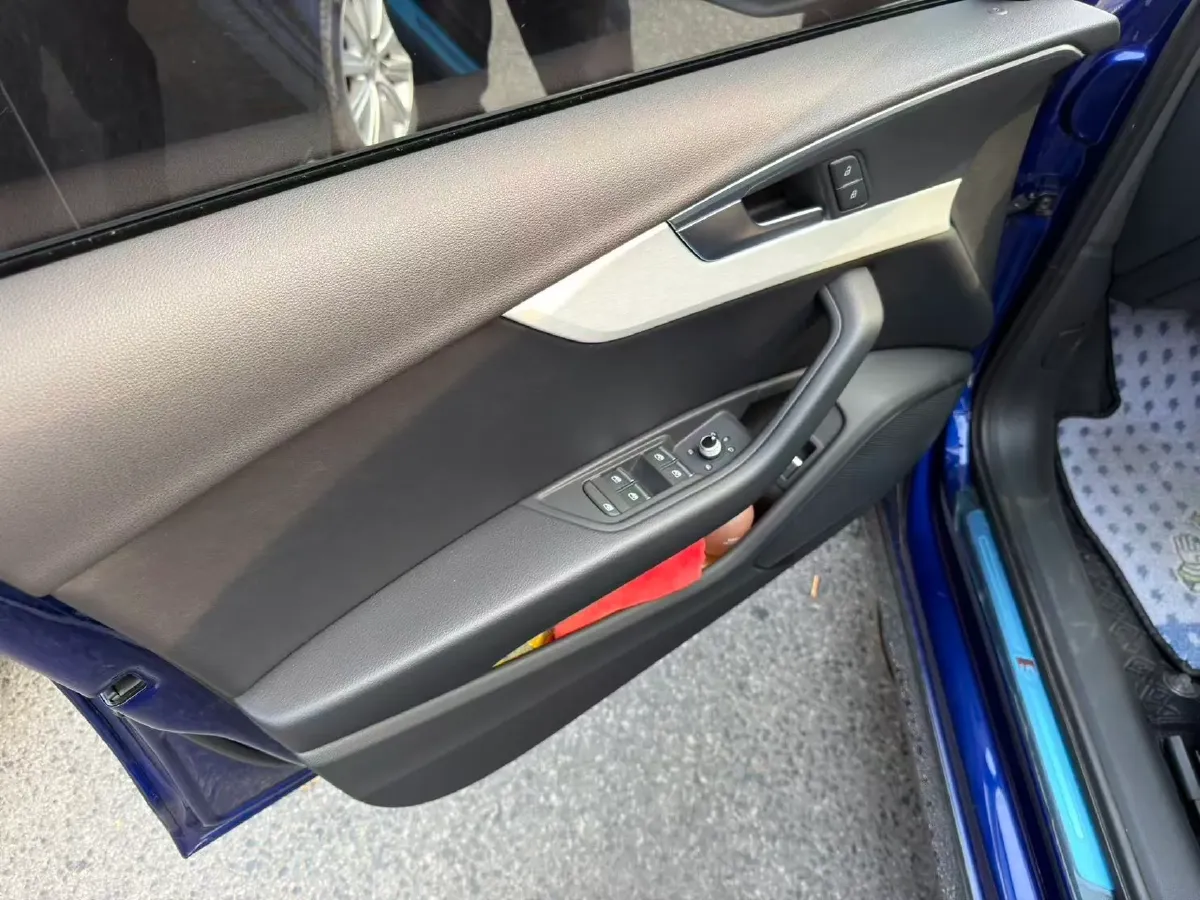 2019 Audi A4L 2.0T 190HP L4 7DCT,autocango,china used car exporter,china ev exporter,chinese used car exporter,chinese used ev exporter