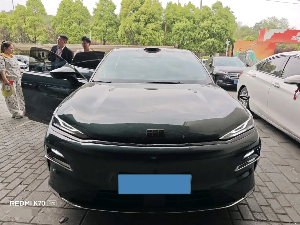 2025 Geely Galaxy Starshine 8 1.5T 163HP L4 3DHT PHEV 27.69KWH,autocango,china used car exporter,china ev exporter,chinese used car exporter,chinese used ev exporter