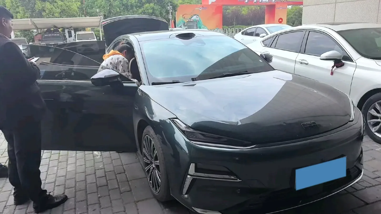 2025 Geely Galaxy Starshine 8 1.5T 163HP L4 3DHT PHEV 27.69KWH,autocango,china used car exporter,china ev exporter,chinese used car exporter,chinese used ev exporter