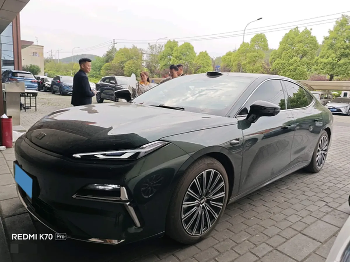2025 Geely Galaxy Starshine 8 1.5T 163HP L4 3DHT PHEV 27.69KWH,autocango,china used car exporter,china ev exporter,chinese used car exporter,chinese used ev exporter