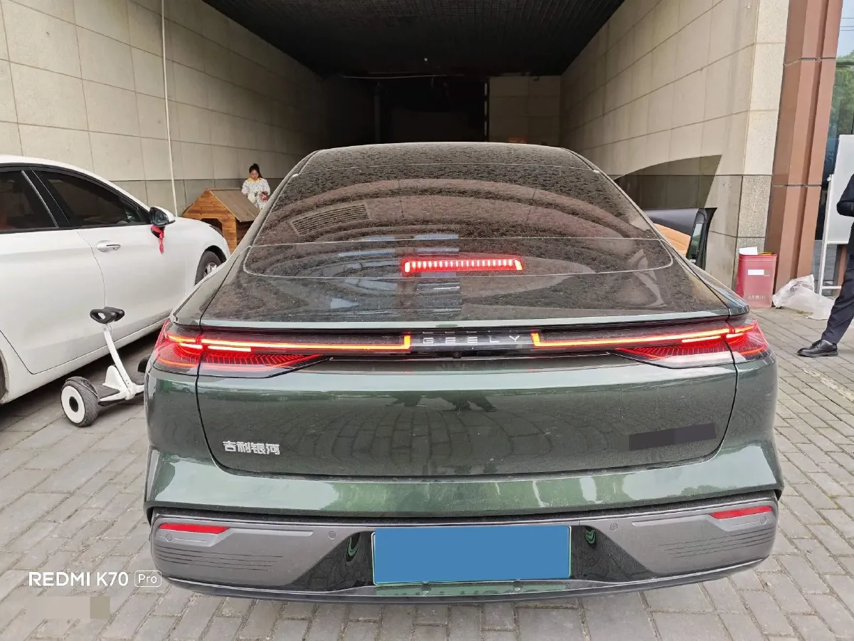 2025 Geely Galaxy Starshine 8 1.5T 163HP L4 3DHT PHEV 27.69KWH,autocango,china used car exporter,china ev exporter,chinese used car exporter,chinese used ev exporter