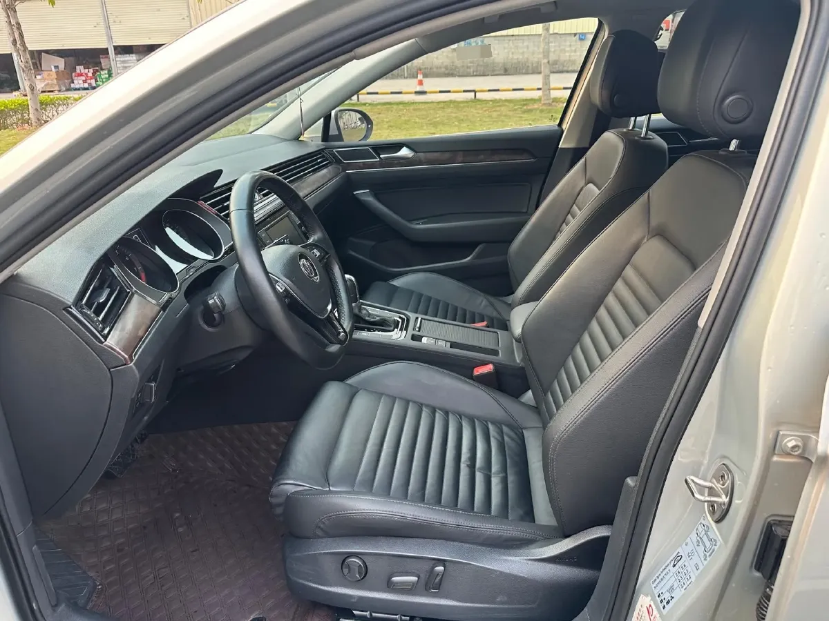 2019 Chevrolet Malibu XL 2.0T 241HP L4 9AT,autocango,china used car exporter,china ev exporter,chinese used car exporter,chinese used ev exporter